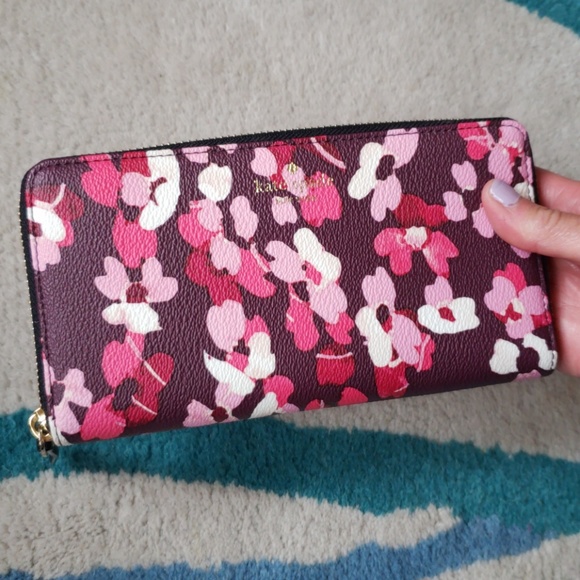 kate spade Handbags - Kate Spade Wallet pink floral
